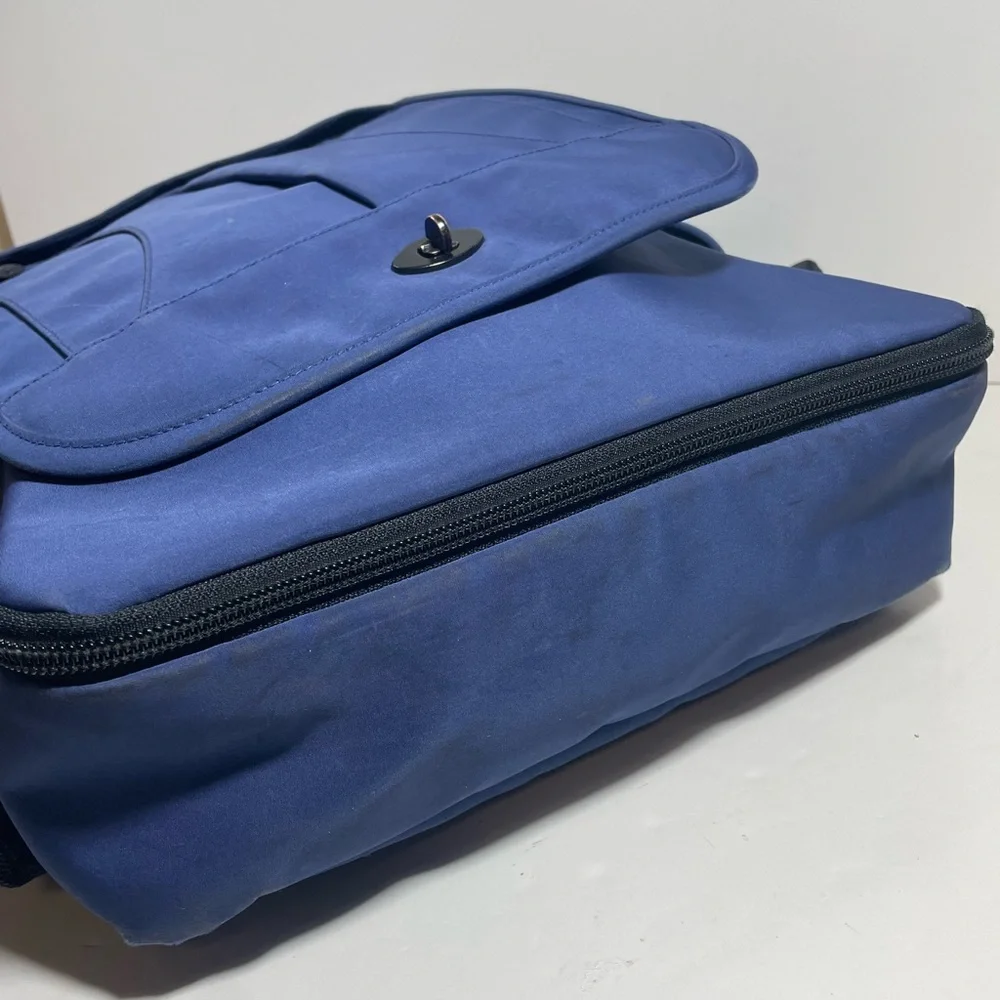 LL Bean Navy Blue and Black Traveler Backpack
